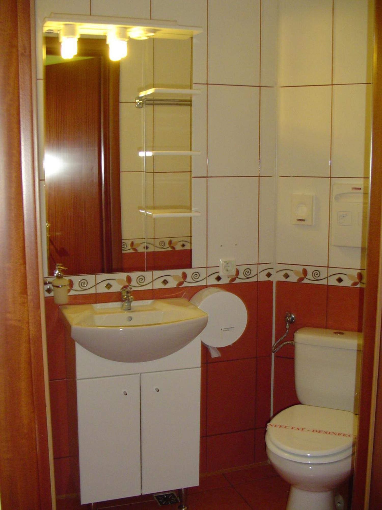 Hotel Europa Ploiesti Bagian luar foto