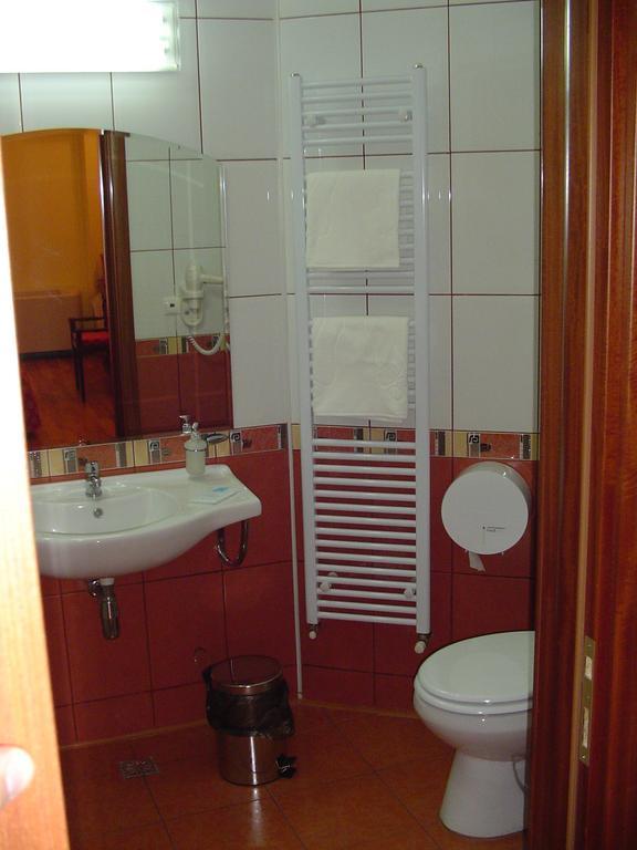 Hotel Europa Ploiesti Ruang foto