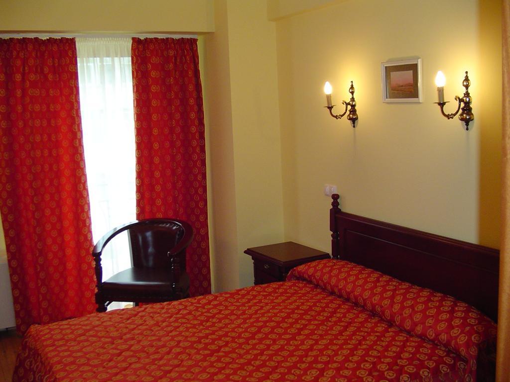 Hotel Europa Ploiesti Bagian luar foto